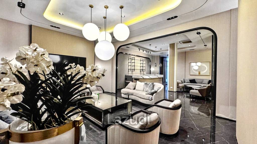 Luxurious Office for Rent in Khlong Toei Nuea