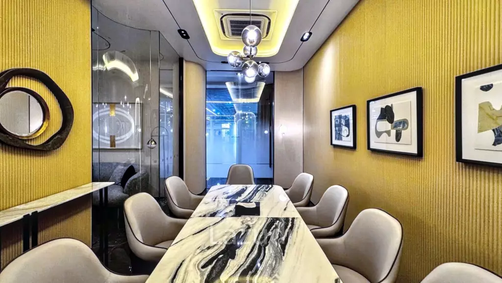 Luxurious Office for Rent in Khlong Toei Nuea