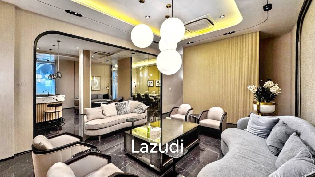 Luxurious Office for Rent in Khlong Toei Nuea