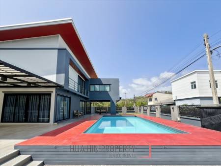 For Sale : Modern 4 Bedroom Villa in Khao Takiab Hua Hin