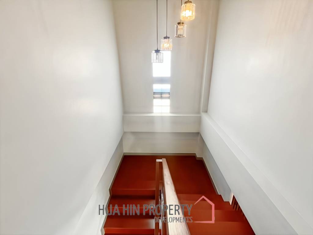 For Sale : Modern 4 Bedroom Villa in Khao Takiab Hua Hin