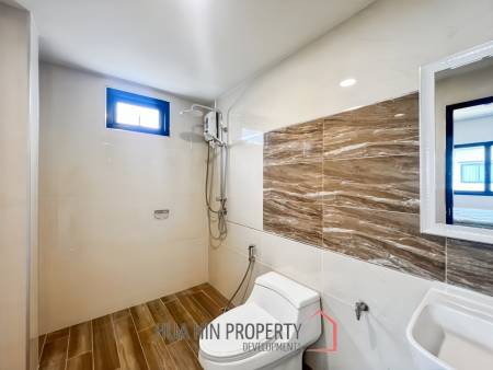 For Sale : Modern 4 Bedroom Villa in Khao Takiab Hua Hin