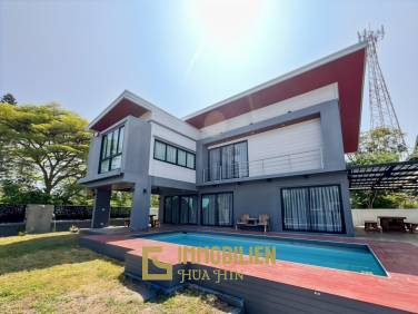 Khao Takiab Hua Hin: villa moderne à un étage avec piscine, 4 chambres à coucher