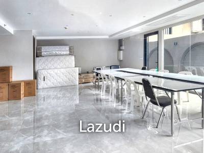 70sqm Retail Space in New Luxury Residential Building on Sukhumvit 39 – Perfect for Your Next Business!