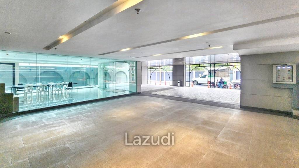 70sqm Retail Space in New Luxury Residential Building on Sukhumvit 39 – Perfect for Your Next Business!