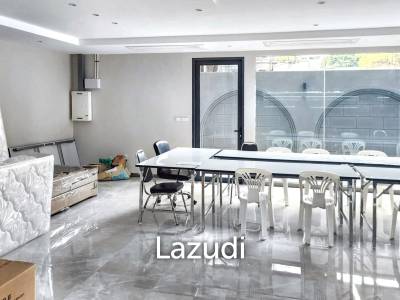 70sqm Retail Space in New Luxury Residential Building on Sukhumvit 39 – Perfect for Your Next Business!