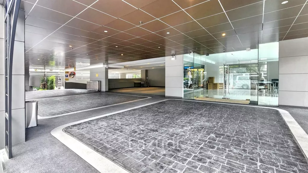 70sqm Retail Space in New Luxury Residential Building on Sukhumvit 39 – Perfect for Your Next Business!