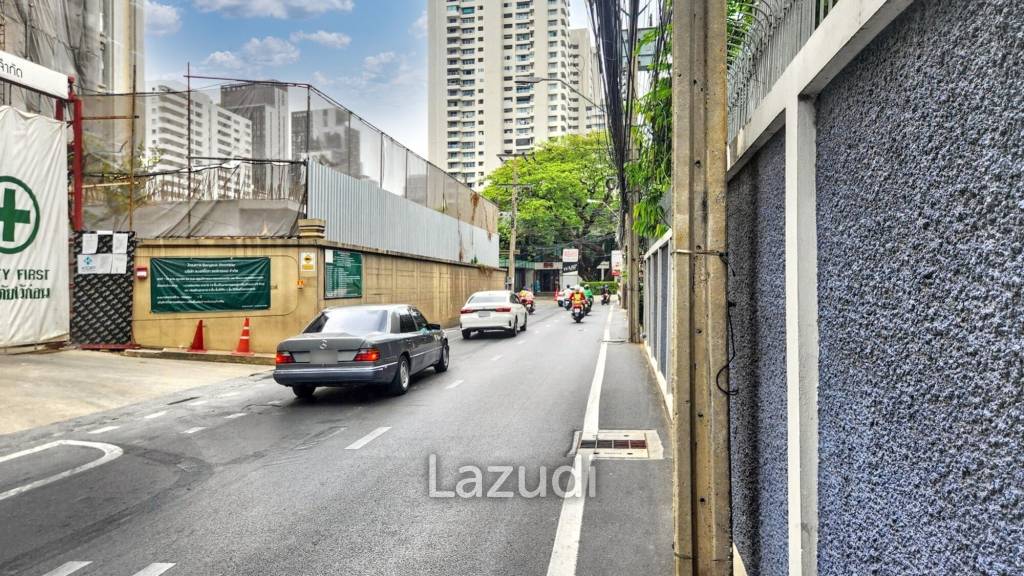 70sqm Retail Space in New Luxury Residential Building on Sukhumvit 39 – Perfect for Your Next Business!