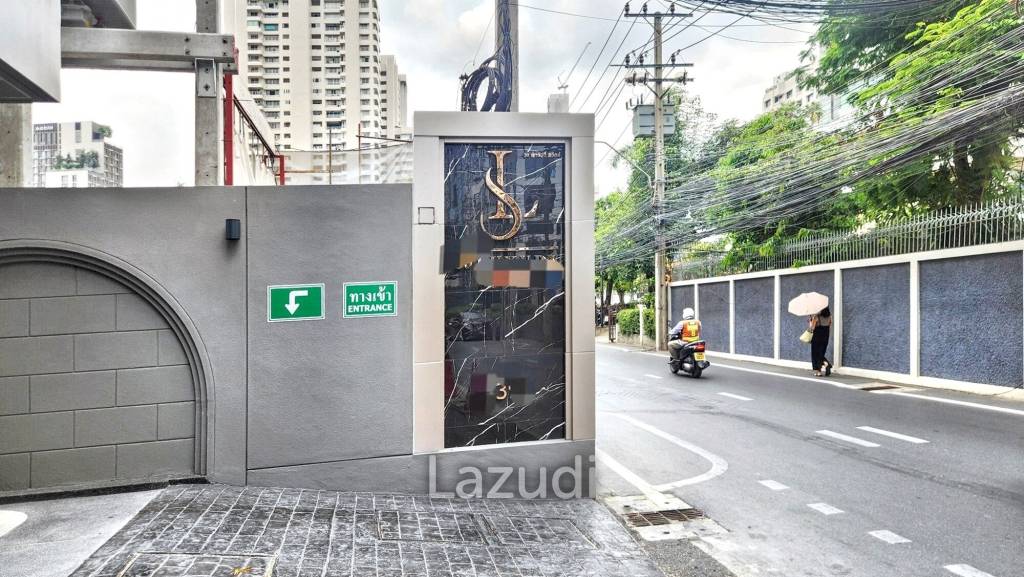 70sqm Retail Space in New Luxury Residential Building on Sukhumvit 39 – Perfect for Your Next Business!