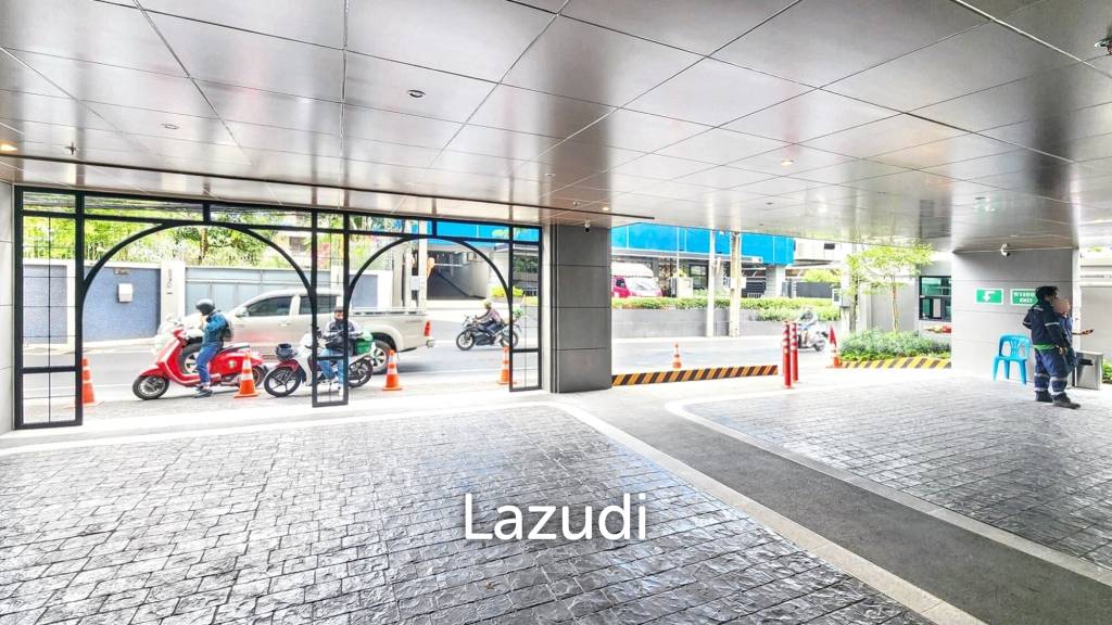 70sqm Retail Space in New Luxury Residential Building on Sukhumvit 39 – Perfect for Your Next Business!