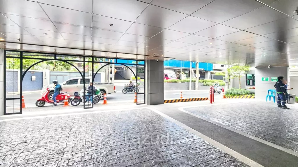 70sqm Retail Space in New Luxury Residential Building on Sukhumvit 39 – Perfect for Your Next Business!