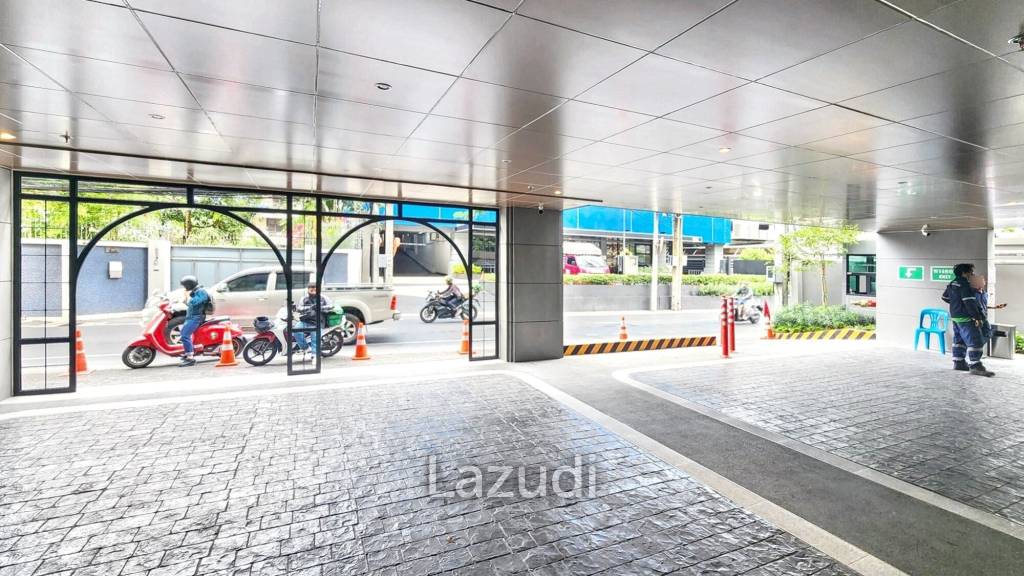 70sqm Retail Space in New Luxury Residential Building on Sukhumvit 39 – Perfect for Your Next Business!