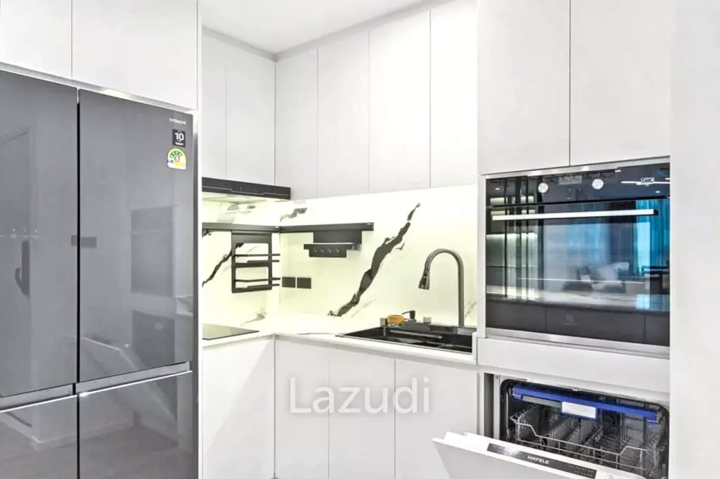 3 Bed 3 Bath 124 SQ.M Sukhumvit Living Town