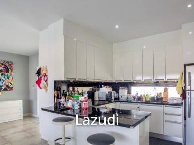 Black Mountain Golf Course: 3 bedroom luxury pool villa on the golf course