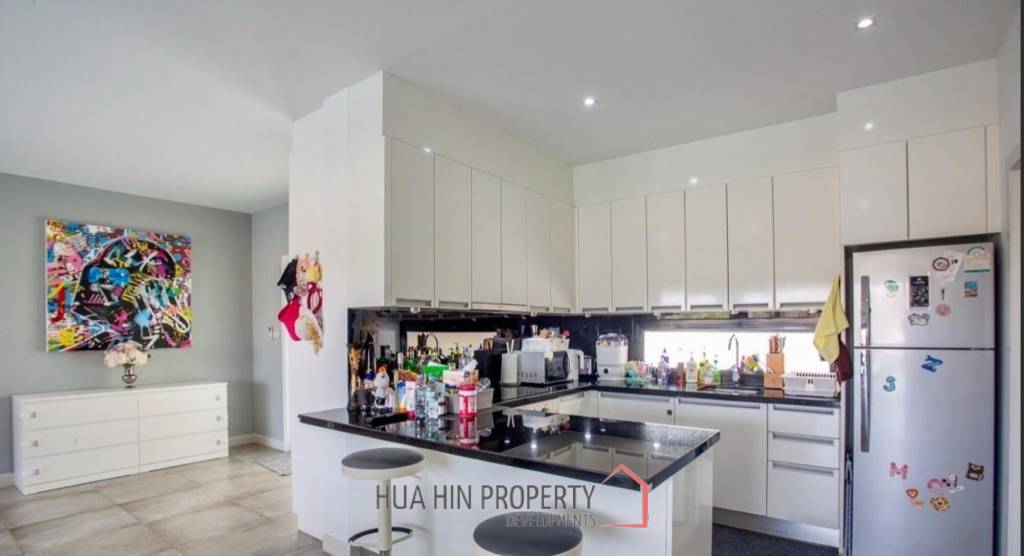 Black Mountain Golf Course: 3 bedroom luxury pool villa on the golf course