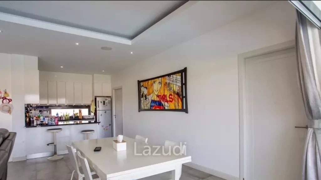 Black Mountain Golf Course: 3 bedroom luxury pool villa on the golf course