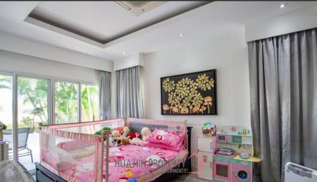 Black Mountain Golf Course: 3 bedroom luxury pool villa on the golf course
