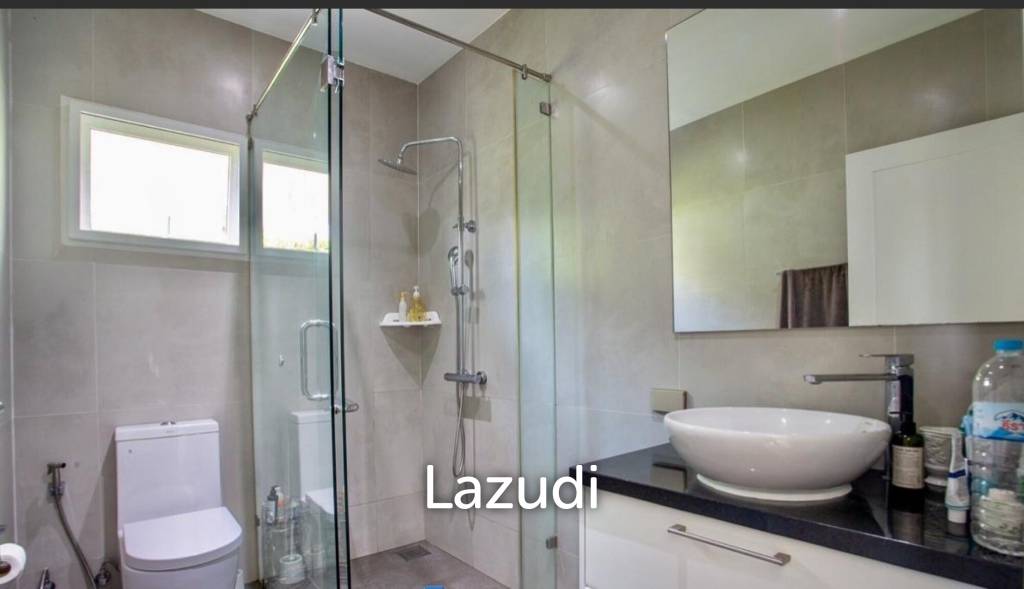 Black Mountain Golf Course: 3 bedroom luxury pool villa on the golf course