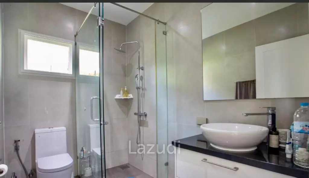 Black Mountain Golf Course: 3 bedroom luxury pool villa on the golf course