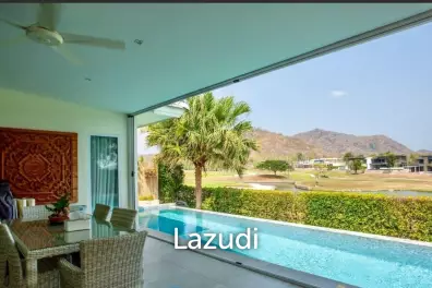 Black Mountain Golf Course: 3 bedroom luxury pool villa on the golf course