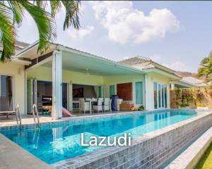 Black Mountain Golf Course: 3 bedroom luxury pool villa on the golf course