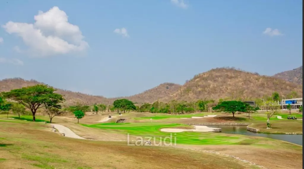 Black Mountain Golf Course: 3 bedroom luxury pool villa on the golf course