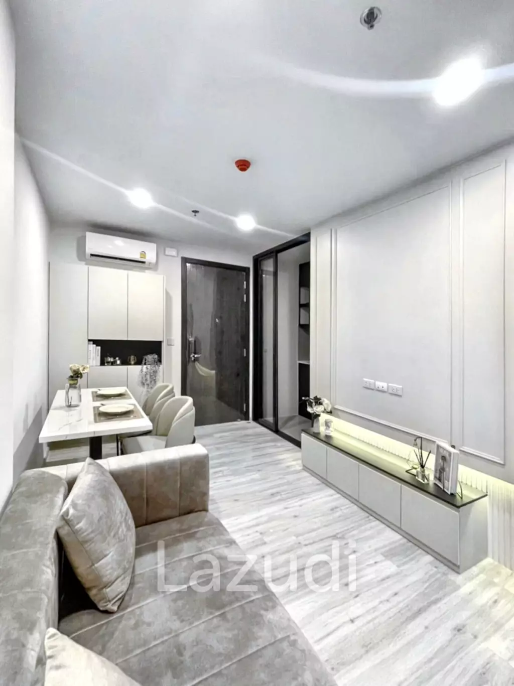 1 Bedroom 1 Bathroom 35 SQ.M XT Huaykwang