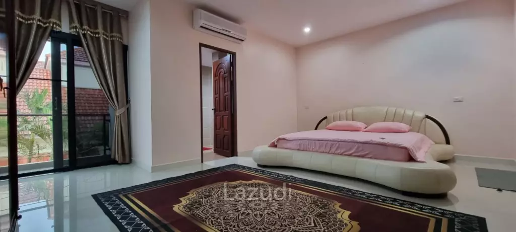 5 Beds 5 Baths 650 SQ.M. Pattaya Paradise Village 2