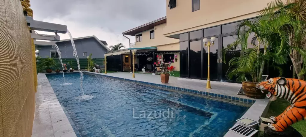 5 Beds 5 Baths 650 SQ.M. Pattaya Paradise Village 2