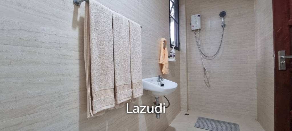 5 Beds 5 Baths 650 SQ.M. Pattaya Paradise Village 2