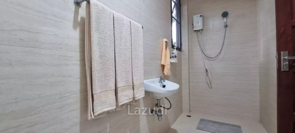 5 Beds 5 Baths 650 SQ.M. Pattaya Paradise Village 2