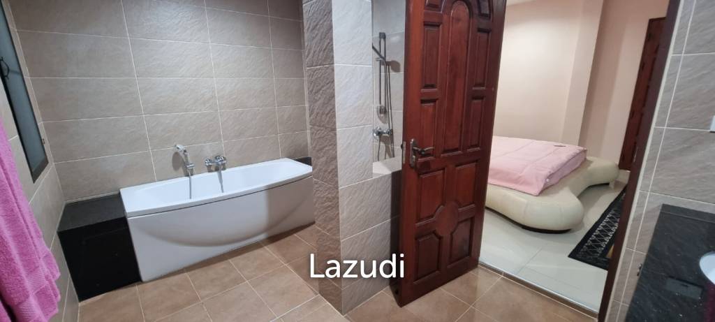 5 Beds 5 Baths 650 SQ.M. Pattaya Paradise Village 2