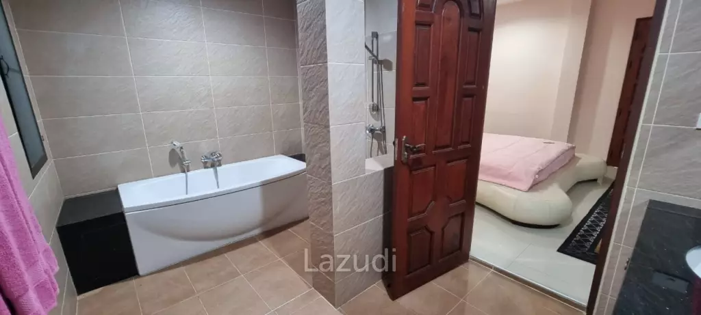 5 Beds 5 Baths 650 SQ.M. Pattaya Paradise Village 2