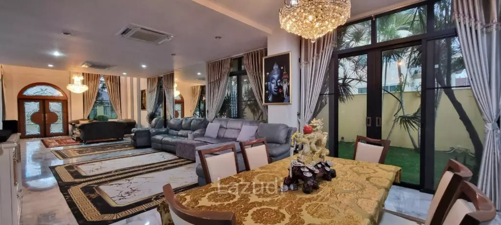 5 Beds 5 Baths 650 SQ.M. Pattaya Paradise Village 2