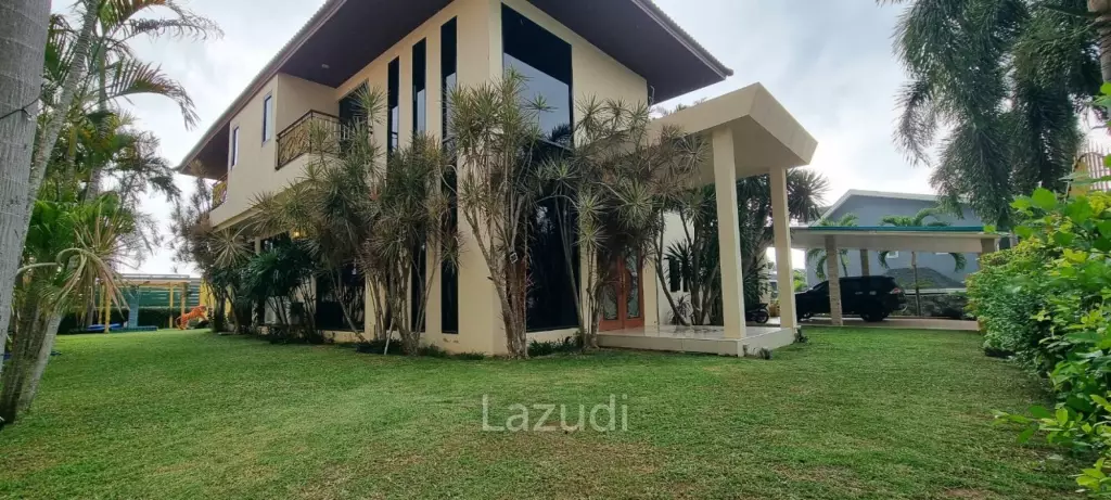 5 Beds 5 Baths 650 SQ.M. Pattaya Paradise Village 2