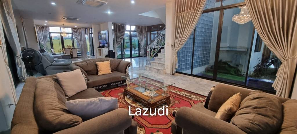 5 Beds 5 Baths 650 SQ.M. Pattaya Paradise Village 2