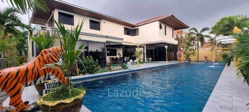 5 Beds 5 Baths 650 SQ.M. Pattaya Paradise Village 2
