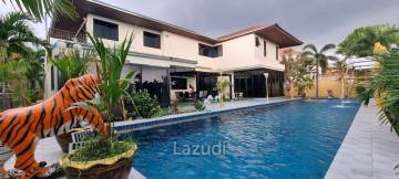 5 Beds 5 Baths 650 SQ.M. Pattaya Paradise Village 2
