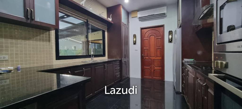 5 Beds 5 Baths 650 SQ.M. Pattaya Paradise Village 2