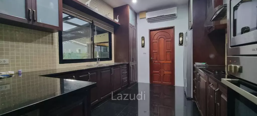 5 Beds 5 Baths 650 SQ.M. Pattaya Paradise Village 2