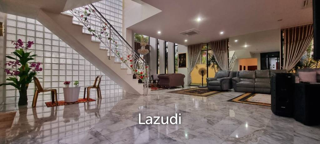 5 Beds 5 Baths 650 SQ.M. Pattaya Paradise Village 2