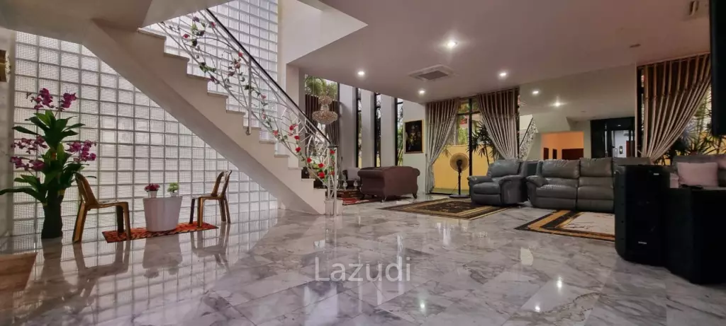 5 Beds 5 Baths 650 SQ.M. Pattaya Paradise Village 2