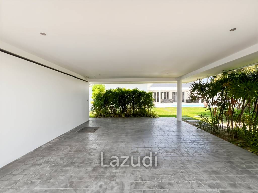 Exclusive 4 Bedroom Villa with Private Pool in Falcon Hill Hua Hin