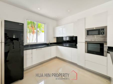Exclusive 4 Bedroom Villa with Private Pool in Falcon Hill Hua Hin