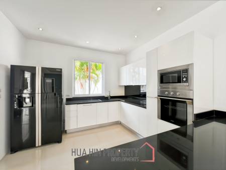 Exclusive 4 Bedroom Villa with Private Pool in Falcon Hill Hua Hin