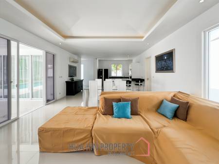 Exclusive 4 Bedroom Villa with Private Pool in Falcon Hill Hua Hin