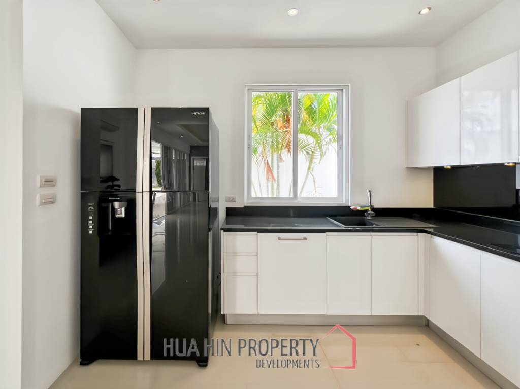 Exclusive 4 Bedroom Villa with Private Pool in Falcon Hill Hua Hin
