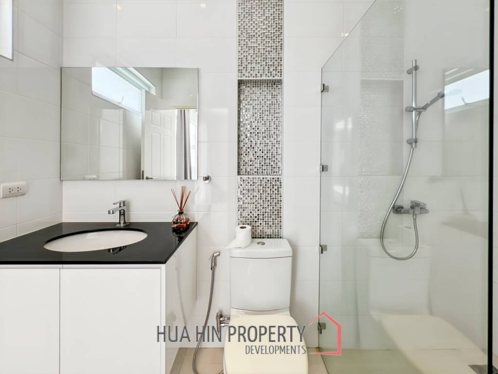 Exclusive 4 Bedroom Villa with Private Pool in Falcon Hill Hua Hin