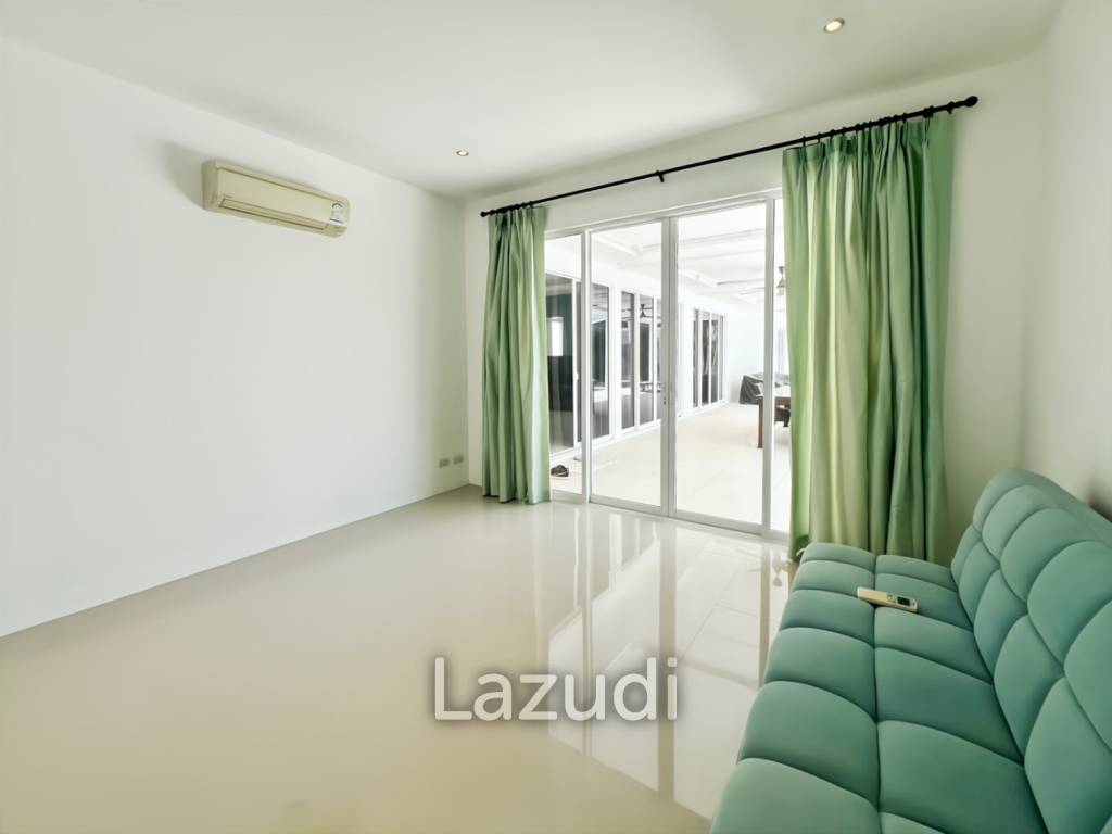Exclusive 4 Bedroom Villa with Private Pool in Falcon Hill Hua Hin