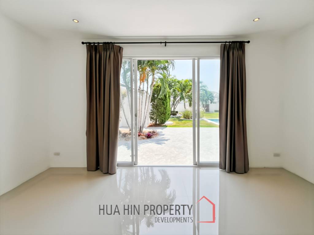 Exclusive 4 Bedroom Villa with Private Pool in Falcon Hill Hua Hin